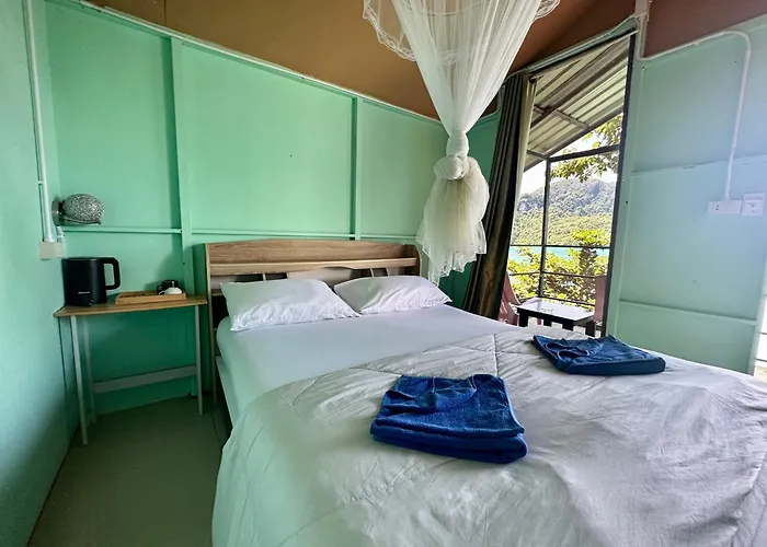 Phi Phi Seaside Bungalow